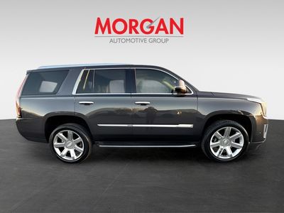 2017 Cadillac Escalade - Photo 2