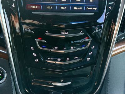 2017 Cadillac Escalade - Photo 35