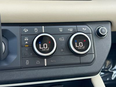 2024 Land Rover Defender - Photo 34