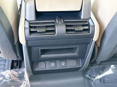 2024 Land Rover Defender - Photo 19