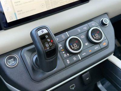 2024 Land Rover Defender - Photo 28