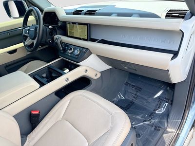 2024 Land Rover Defender - Photo 13