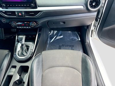 2022 Kia Forte - Photo 17