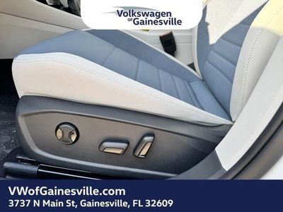 2025 Volkswagen Jetta - Photo 13