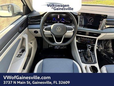 2025 Volkswagen Jetta - Photo 10