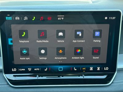 2026 Volkswagen Tiguan — photo 32 view