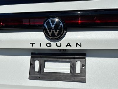 2026 Volkswagen Tiguan — photo 11 view