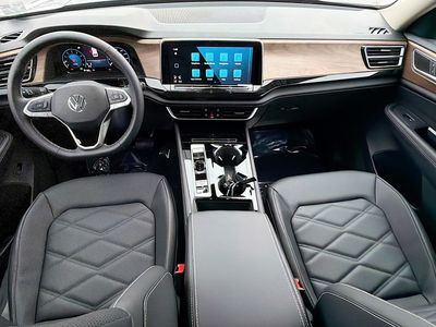 2026 Volkswagen Atlas — photo 16 view