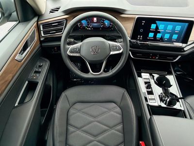 2026 Volkswagen Atlas — photo 17 view