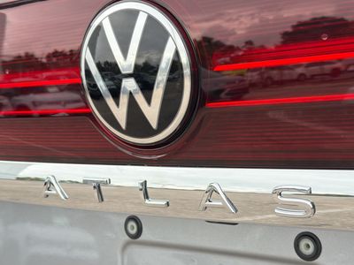 2026 Volkswagen Atlas — photo 12 view