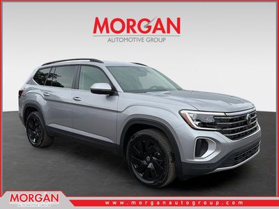 2026 Volkswagen Atlas 2.0T SE w/Technology in Mist — front three-quarter view