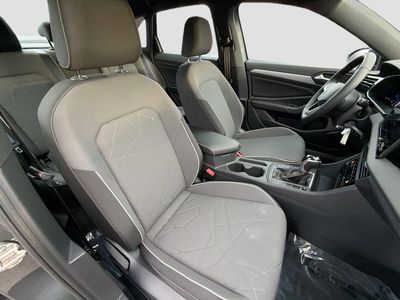2026 Volkswagen Jetta - Photo 13