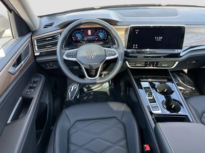 2026 Volkswagen Atlas — photo 17 view