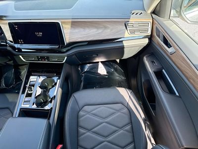 2026 Volkswagen Atlas — photo 18 view