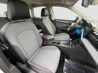 2026 Volkswagen Jetta - Photo 13