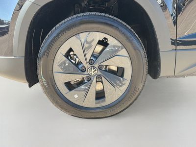 2026 Volkswagen Taos - Photo 39