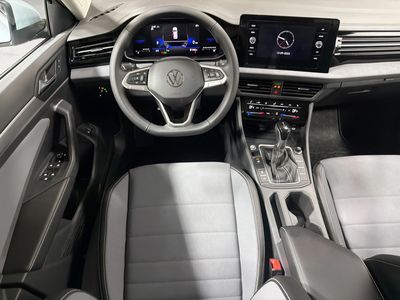 2026 Volkswagen Jetta - Photo 15