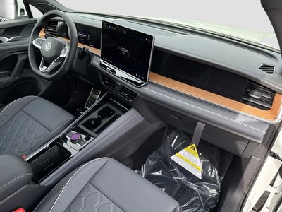 2026 Volkswagen Tiguan - Photo 14