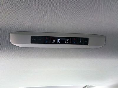 2025 Toyota Sienna - Photo 19