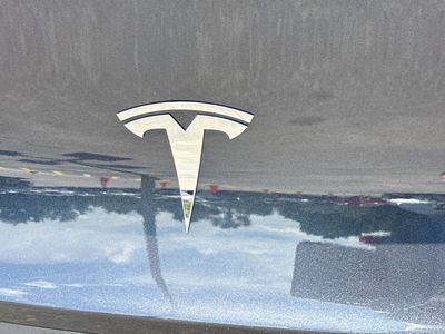 2025 Tesla Model Y - Photo 11