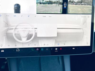 2025 Tesla Model Y - Photo 35