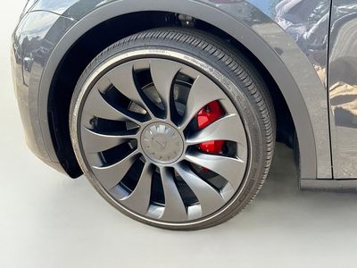 2025 Tesla Model Y - Photo 40