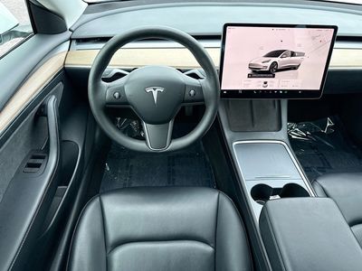 2023 Tesla Model 3 - Photo 16