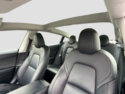 2023 Tesla Model 3 - Photo 26