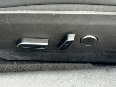 2023 Tesla Model 3 - Photo 24