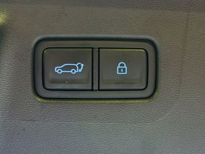 2025 Hyundai Santa Fe - Photo 12