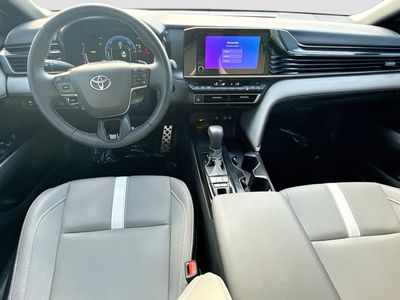 2025 Toyota Camry - Photo 15