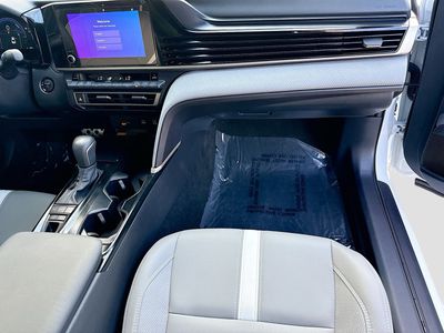 2025 Toyota Camry - Photo 17