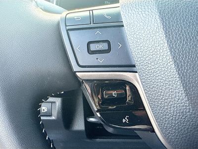 2025 Toyota Camry - Photo 36