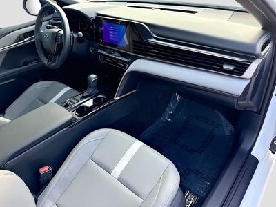 2025 Toyota Camry - Photo 13
