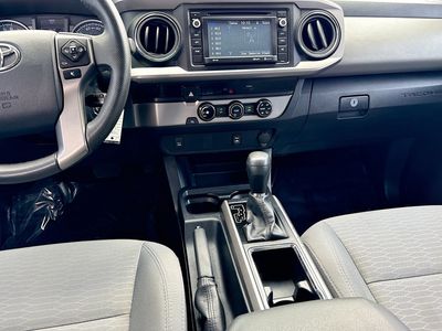 2017 Toyota Tacoma - Photo 18
