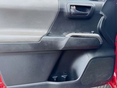 2017 Toyota Tacoma - Photo 20