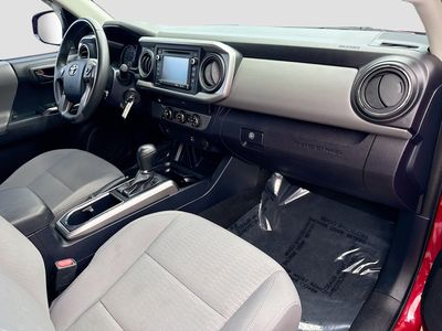 2017 Toyota Tacoma - Photo 13