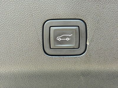 2025 Cadillac Escalade - Photo 14