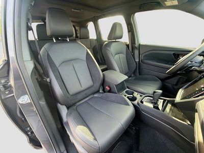 2025 Subaru Forester - Photo 8