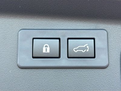 2026 Subaru Outback — photo 12 view