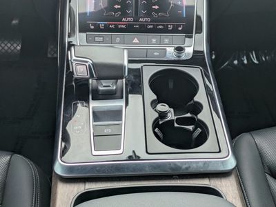 2023 Audi Q8 - Photo 17
