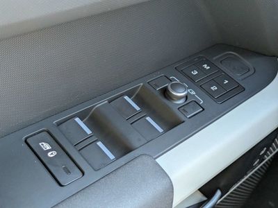 2023 Land Rover Defender 110 - Photo 19