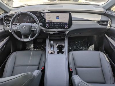 2025 Lexus RX - Photo 16