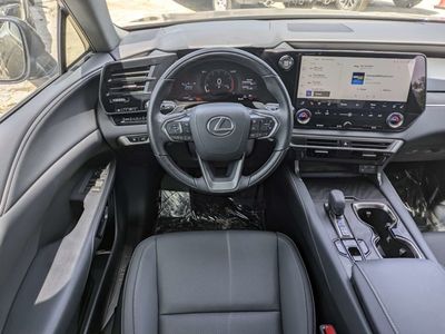 2025 Lexus RX - Photo 17