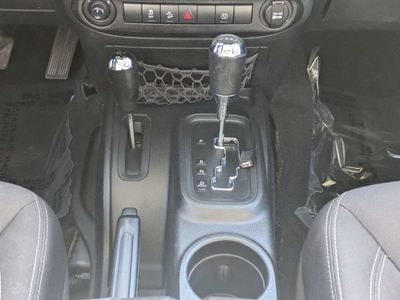 2017 Jeep Wrangler - Photo 18