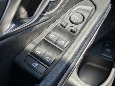 2025 BMW 3 Series - Photo 24