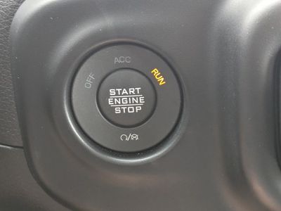 2023 Jeep Wrangler - Photo 25