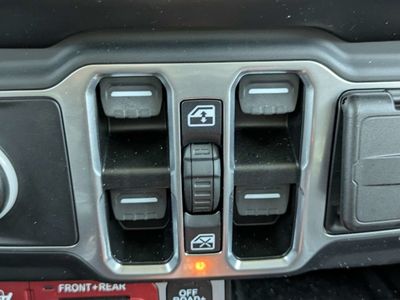 2023 Jeep Wrangler - Photo 23