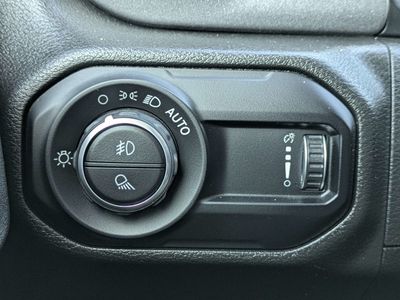 2023 Jeep Gladiator - Photo 25