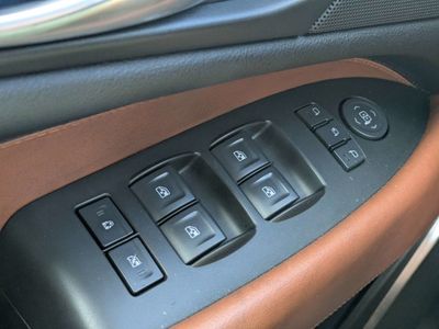 2017 Cadillac Escalade - Photo 18